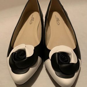 Midnight Velvet Women’s Black and White Flats